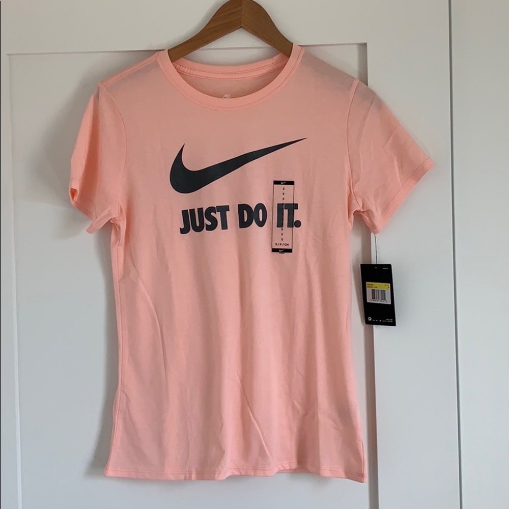 Brand New Women’s Nike T Shirt